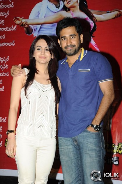 Vijay-Antony-and-Aksha-at-Dr-Saleem-Movie-Success-Meet